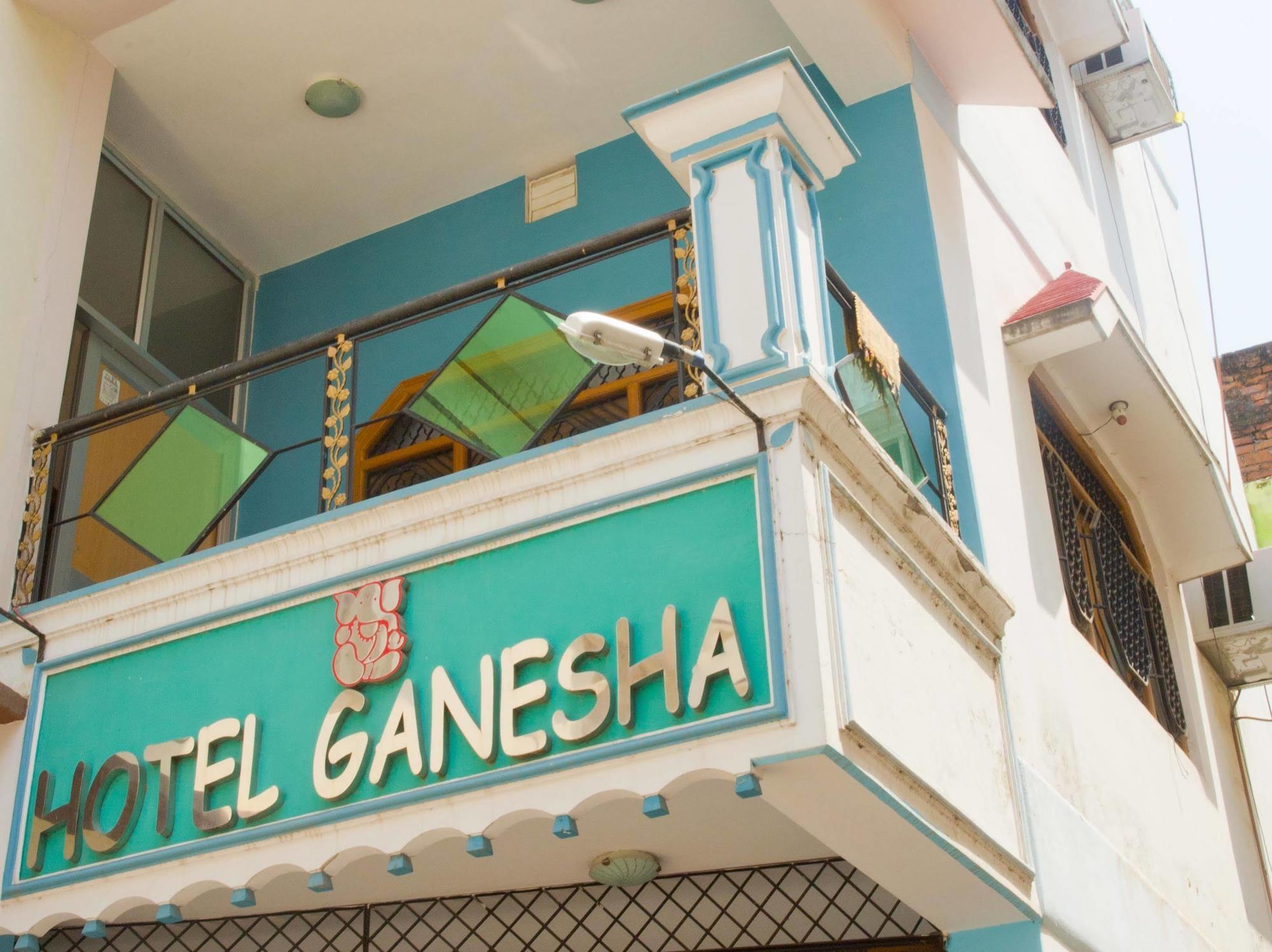 Hotel Ganesha Varanasi Exterior photo